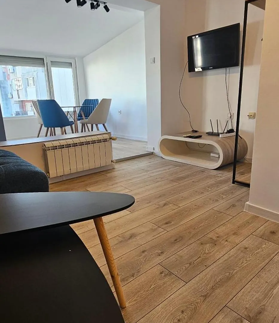 Studio Nikol Burgas 0*,